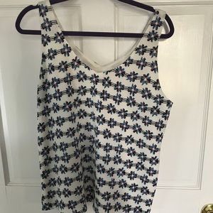 Halogen sleeveless Vneck blouse